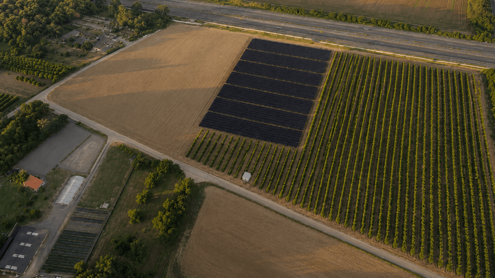Visualisierung des geplanten Solarparks Tomburg in Wormersdorf neben der Autobahn
